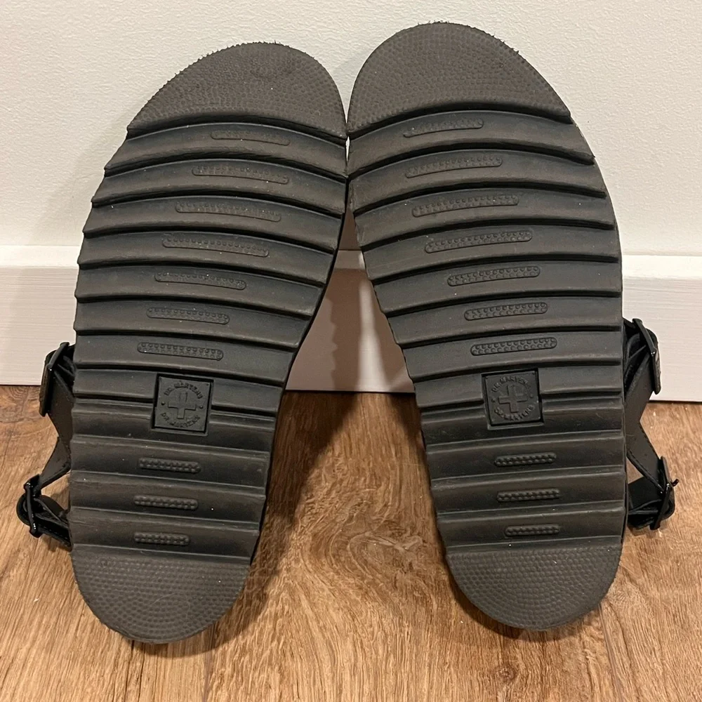 DR. MARTENS VOSS WOMEN'S LEATHER STRAP
SANDALS / BLACK / SIZE 7 - Picture 14 of 16